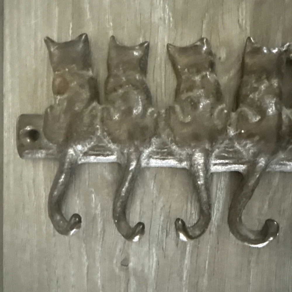 Rustic Vintage Brass Cat Tail Hook Hanger 7 Cats on A Log 7
